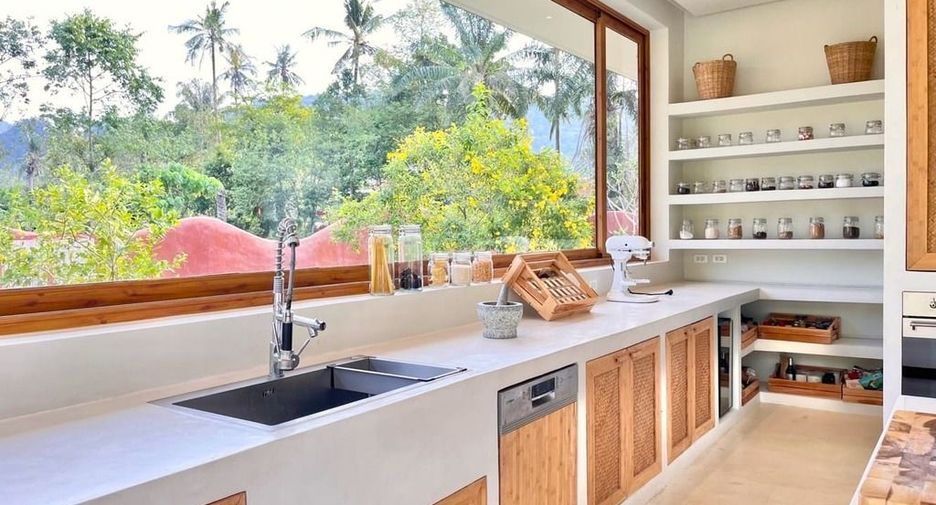 For sale 5 bedrooms villa in Mueang Krabi, Krabi