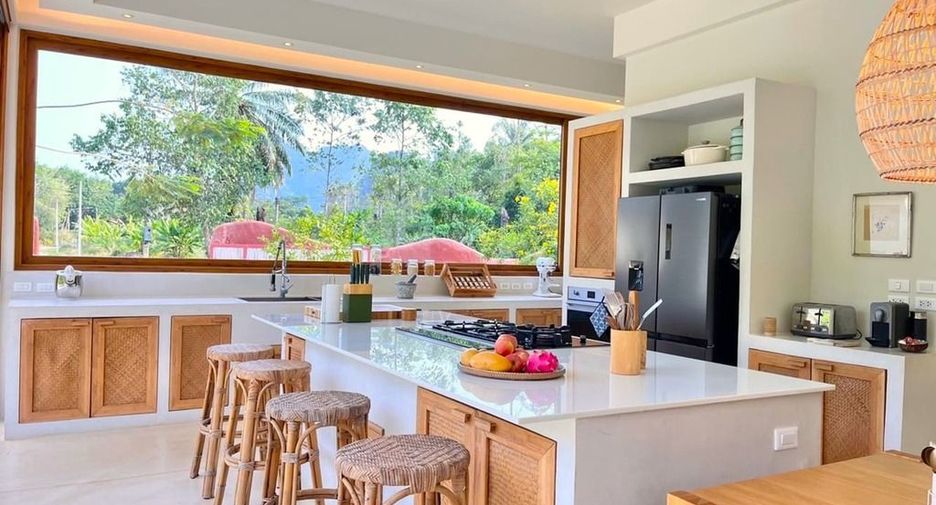 For sale 5 bedrooms villa in Mueang Krabi, Krabi