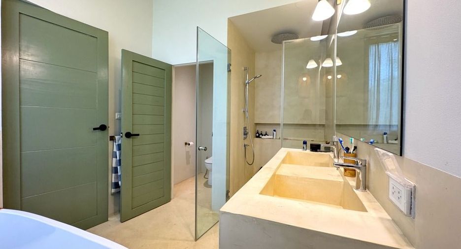For sale 5 bedrooms villa in Mueang Krabi, Krabi