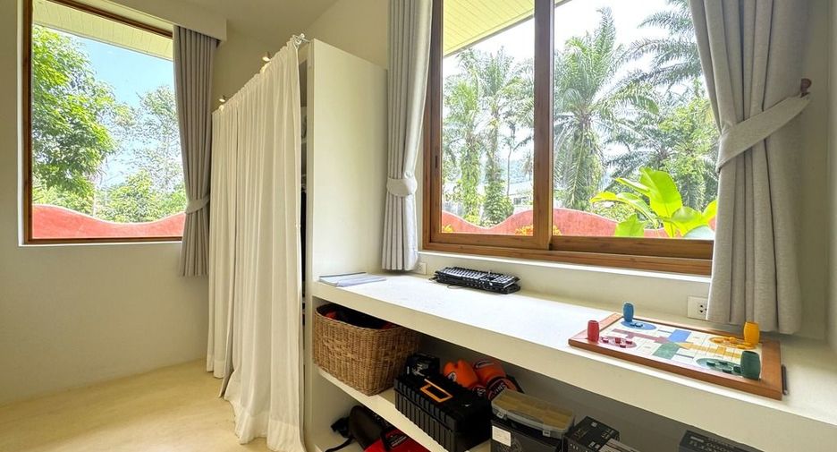 For sale 5 bedrooms villa in Mueang Krabi, Krabi