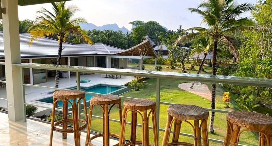 For sale 5 bedrooms villa in Mueang Krabi, Krabi