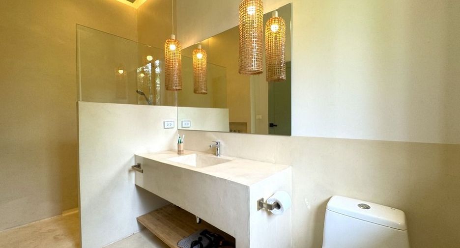 For sale 5 bedrooms villa in Mueang Krabi, Krabi
