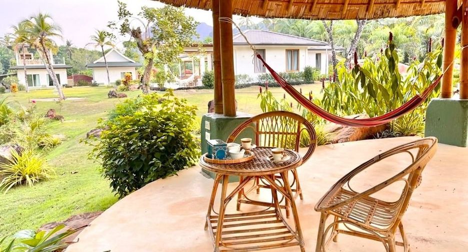 For sale 5 bedrooms villa in Mueang Krabi, Krabi