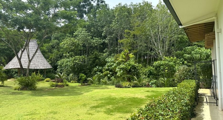 For sale 5 bedrooms villa in Mueang Krabi, Krabi