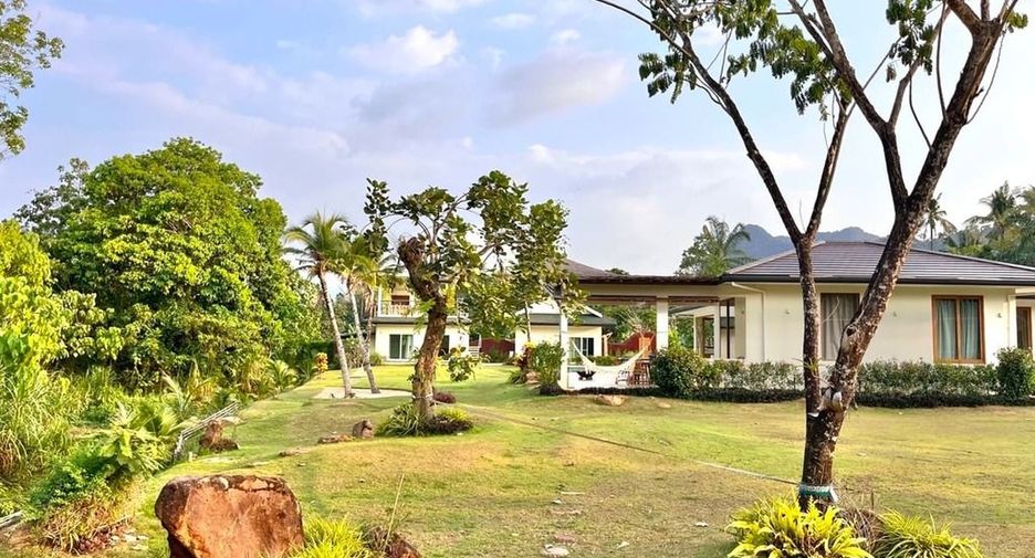 For sale 5 bedrooms villa in Mueang Krabi, Krabi