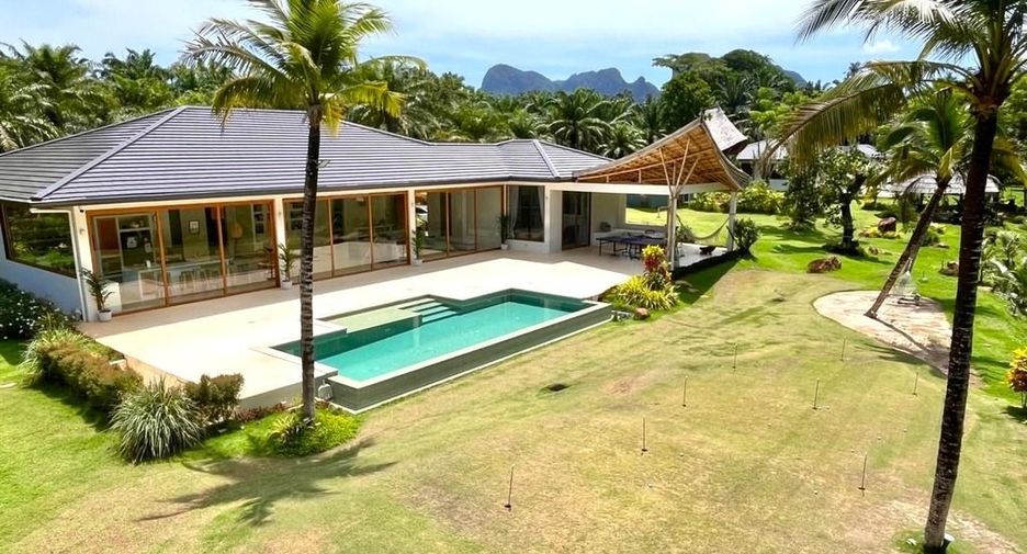 For sale 5 bedrooms villa in Mueang Krabi, Krabi