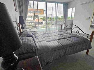 For rent 4 bed townhouse in Bang Lamung, Chonburi