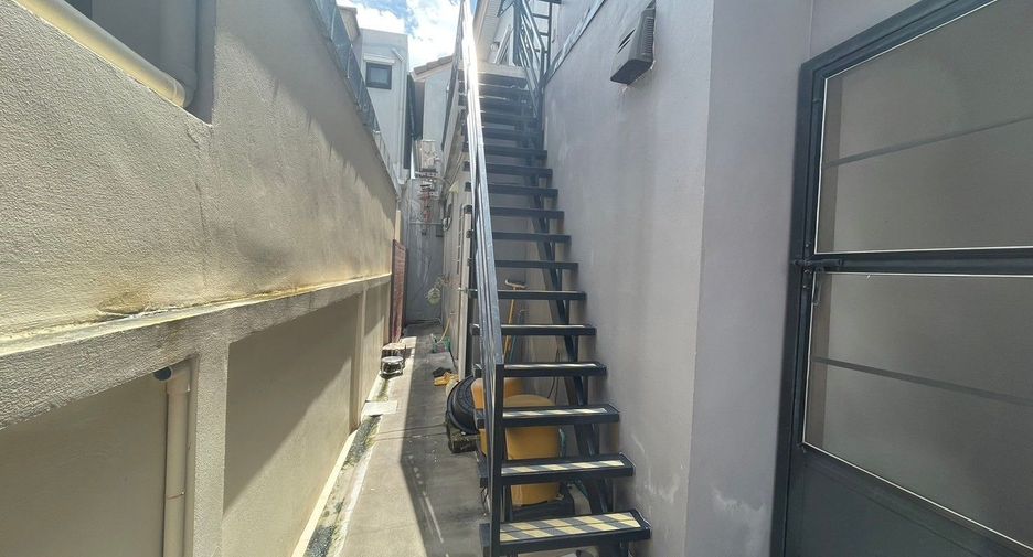 For sale 8 bedrooms house in Bang Kruai, Nonthaburi