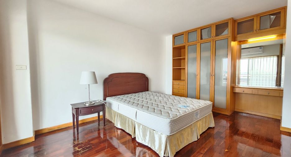 Apartamento en alquiler de 3 habitaciones en Bang Rak, Bangkok