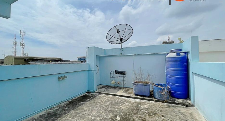 For sale 2 bedrooms retail Space in Mueang Samut Prakan, Samut Prakan