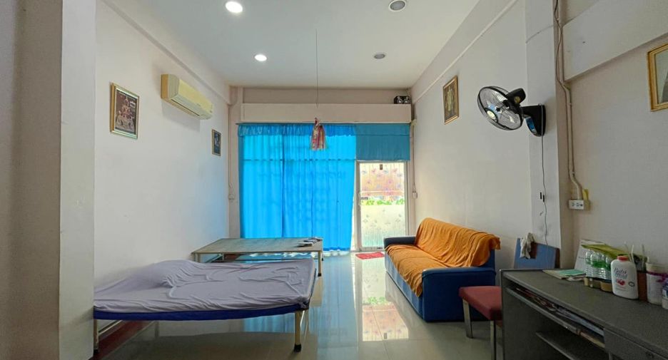 For sale 2 bedrooms retail Space in Mueang Samut Prakan, Samut Prakan