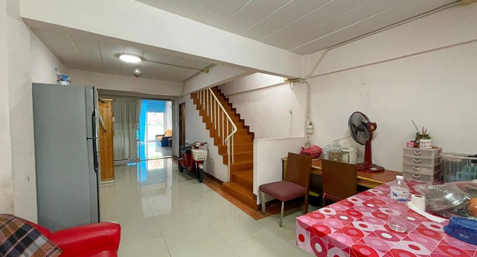For sale 2 bedrooms retail Space in Mueang Samut Prakan, Samut Prakan