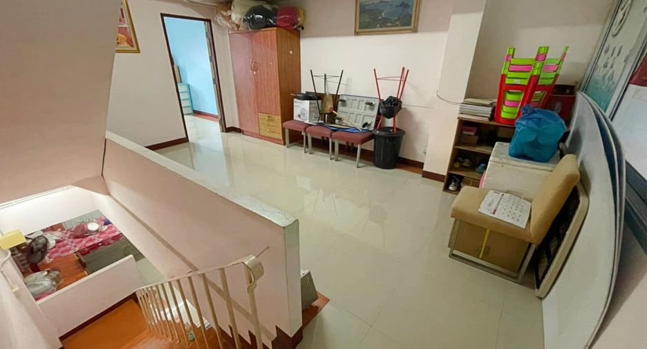 For sale 2 bedrooms retail Space in Mueang Samut Prakan, Samut Prakan