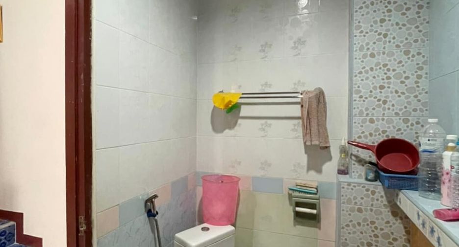 For sale 2 bedrooms retail Space in Mueang Samut Prakan, Samut Prakan