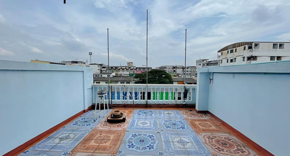 For sale 2 bedrooms retail Space in Mueang Samut Prakan, Samut Prakan