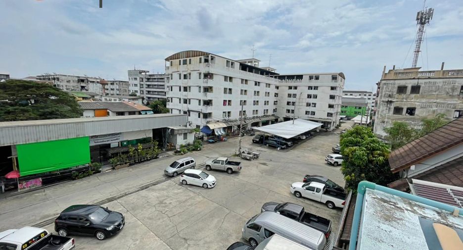 For sale 2 bedrooms retail Space in Mueang Samut Prakan, Samut Prakan
