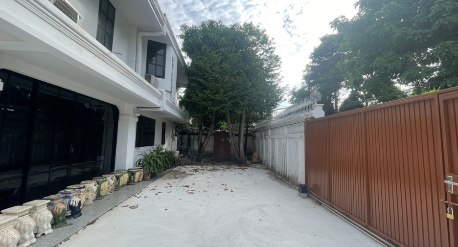 For sale land in Mueang Samut Prakan, Samut Prakan