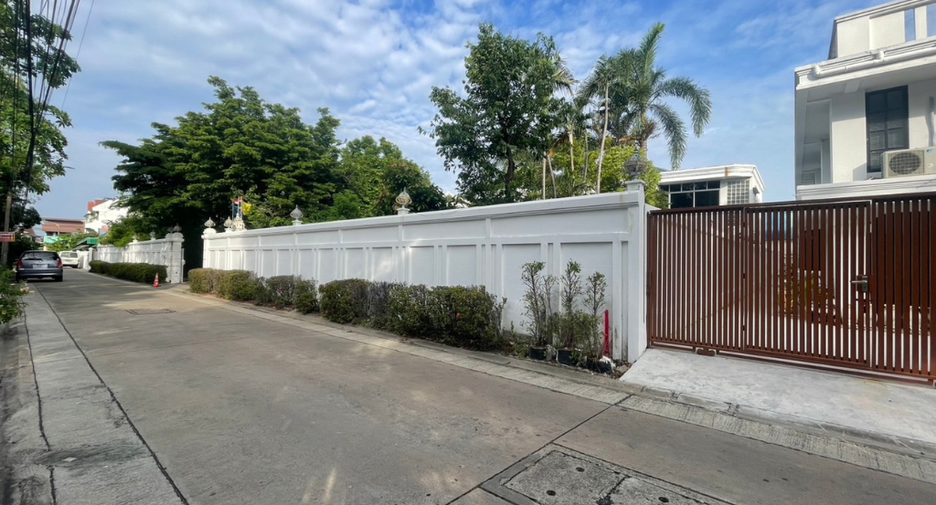For sale land in Mueang Samut Prakan, Samut Prakan