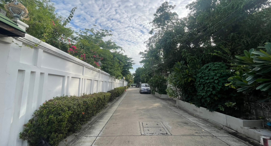 For sale land in Mueang Samut Prakan, Samut Prakan