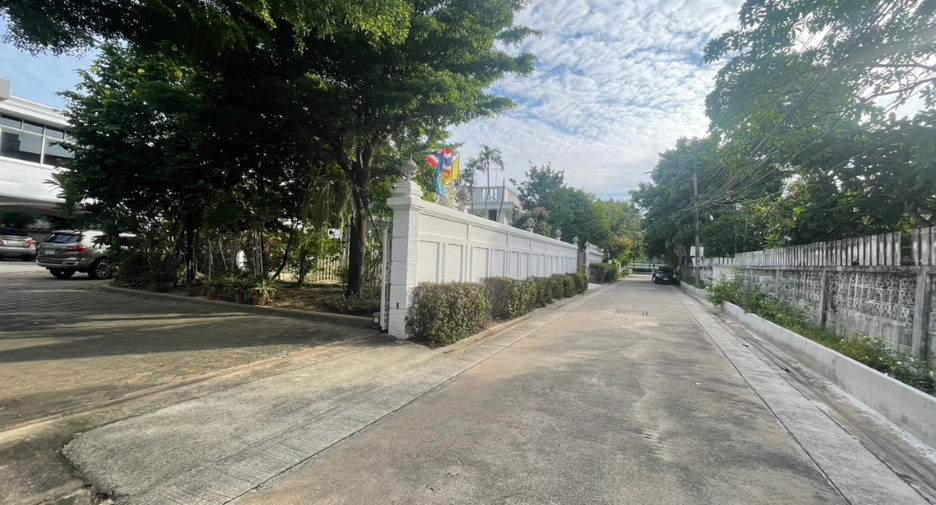 For sale land in Mueang Samut Prakan, Samut Prakan