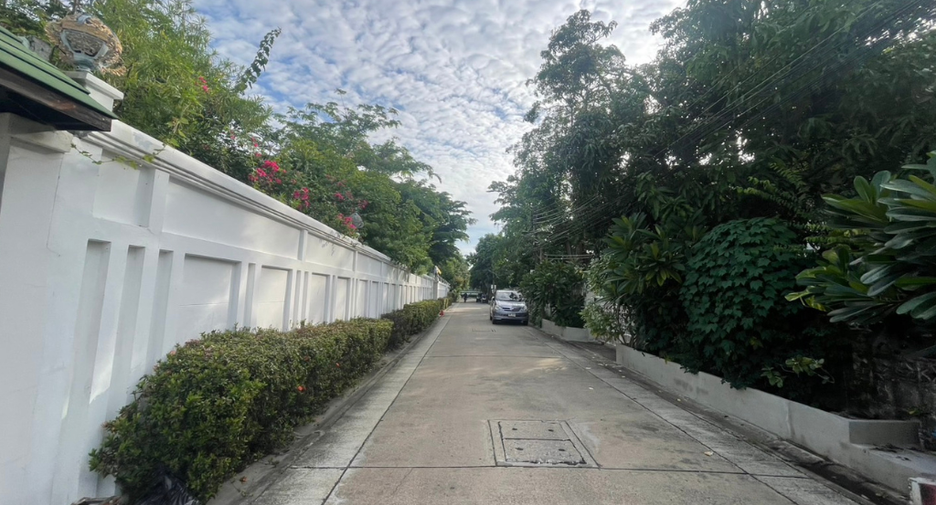 For sale land in Mueang Samut Prakan, Samut Prakan