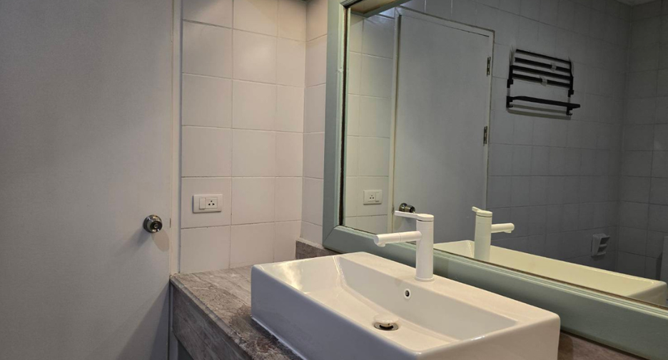 For rent 2 bedrooms condo in Mueang Chiang Mai, Chiang Mai