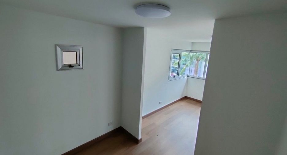 For sale 2 ベッドルーム condo in Pak Kret, Nonthaburi