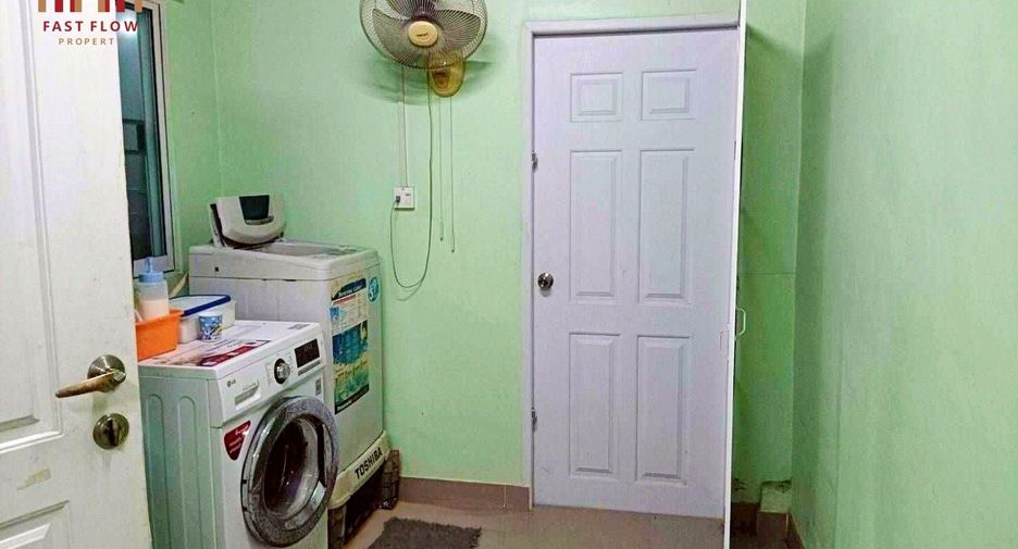 For sale 3 bedrooms house in Mueang Pathum Thani, Pathum Thani