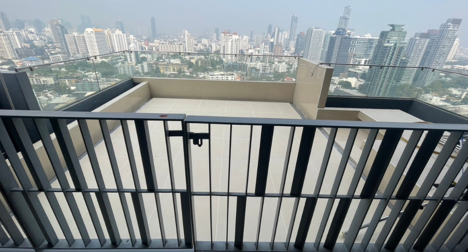 À louer 3 chambres condo à Khlong Toei, Bangkok