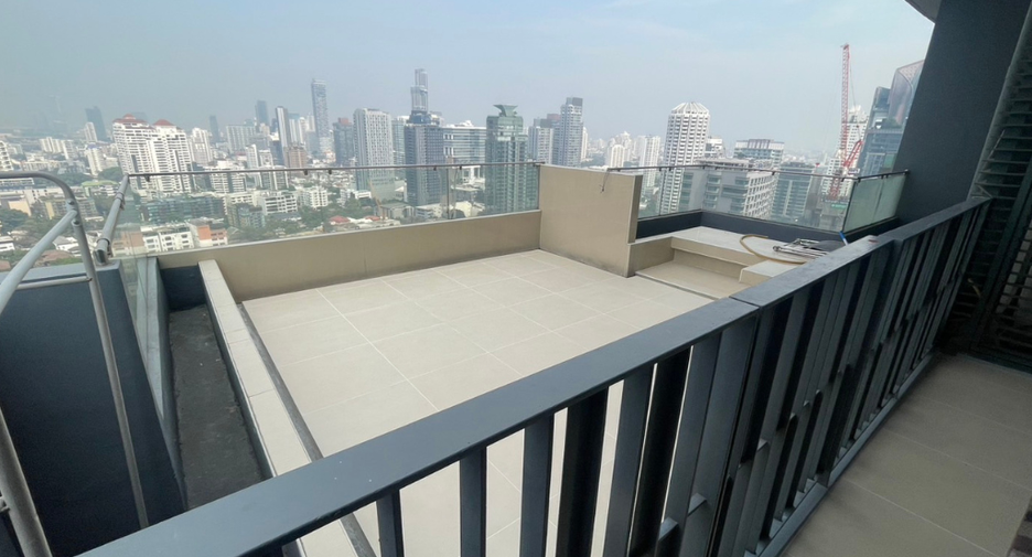 À louer 3 chambres condo à Khlong Toei, Bangkok