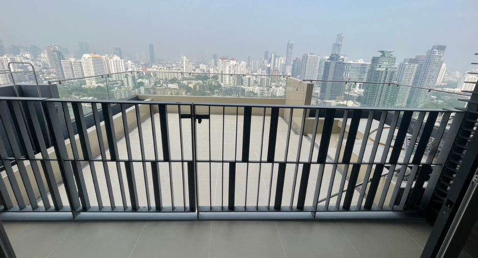 À louer 3 chambres condo à Khlong Toei, Bangkok