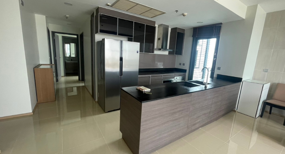 À louer 3 chambres condo à Khlong Toei, Bangkok