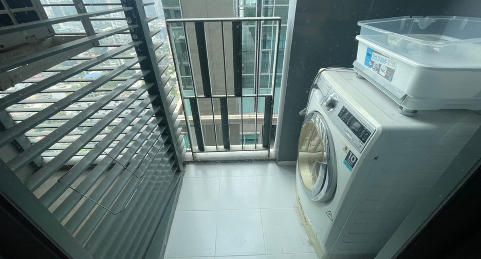 À louer 3 chambres condo à Khlong Toei, Bangkok