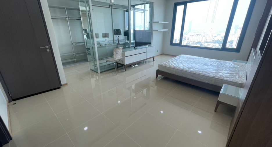 À louer 3 chambres condo à Khlong Toei, Bangkok