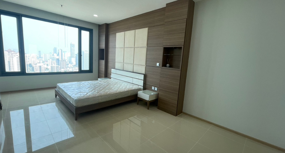 À louer 3 chambres condo à Khlong Toei, Bangkok