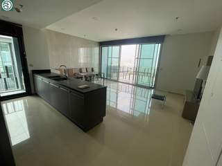 À louer 3 chambres condo à Khlong Toei, Bangkok