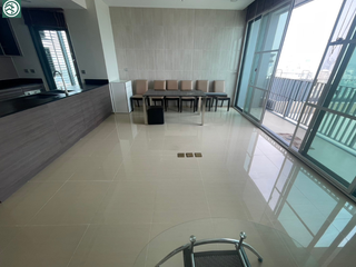 À louer 3 chambres condo à Khlong Toei, Bangkok