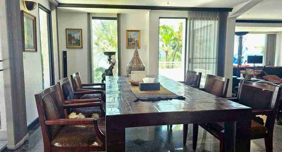 For sale 3 bedrooms condo in Bang Lamung, Chonburi