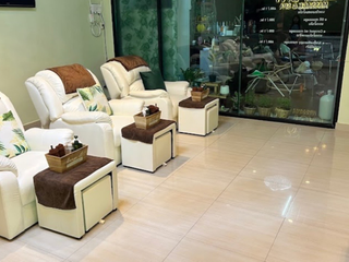 For rent 12 bed retail Space in Bang Lamung, Chonburi
