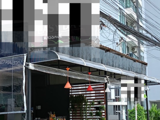 For rent 12 bed retail Space in Bang Lamung, Chonburi