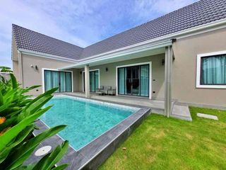 For sale 3 bed villa in Watthana, Bangkok