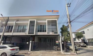 For sale 3 bedrooms townhouse in Bang Khae, Bangkok