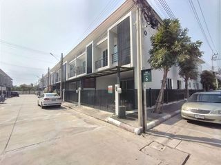 For sale 3 bed townhouse in Bang Khae, Bangkok