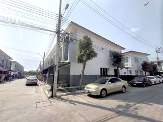 For sale 3 bed townhouse in Bang Khae, Bangkok