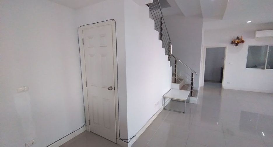 Reihenhaus zum Kauf mit 3 Zimmer in Bang Khae, Bangkok