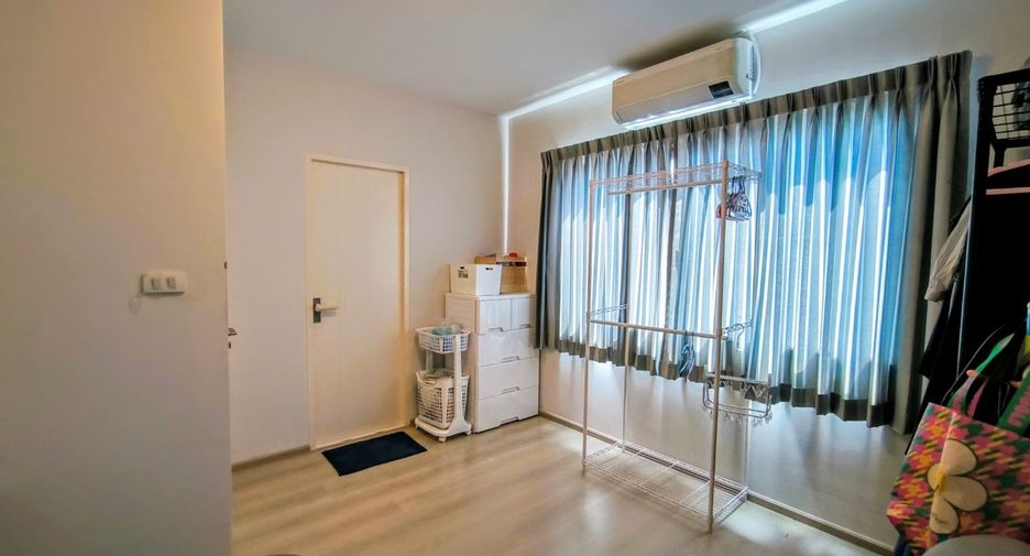 À vendre 2 chambres maison de ville à Lat Krabang, Bangkok