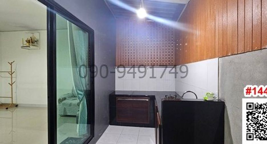 For rent 2 bedrooms townhouse in Phan Thong, Chonburi