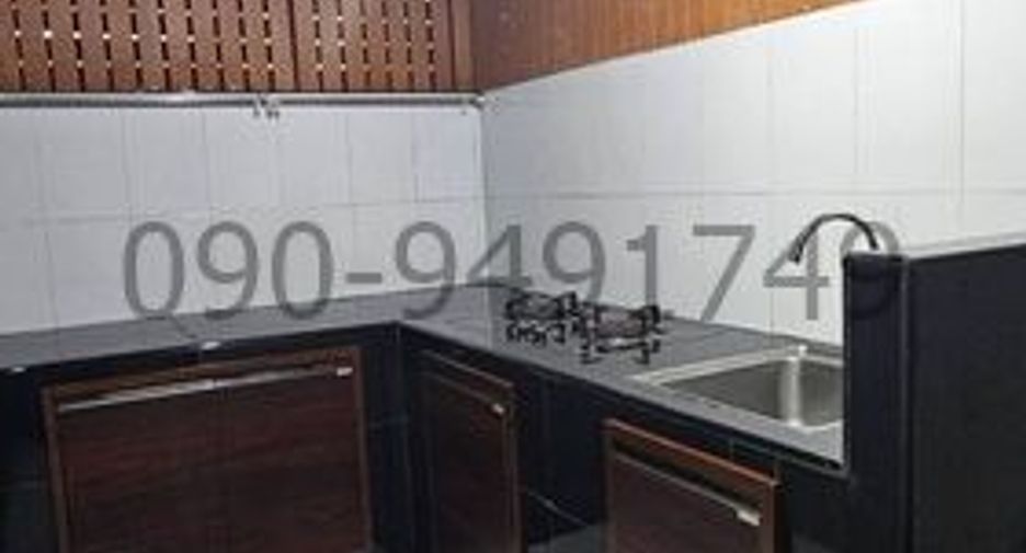 For rent 2 bedrooms townhouse in Phan Thong, Chonburi