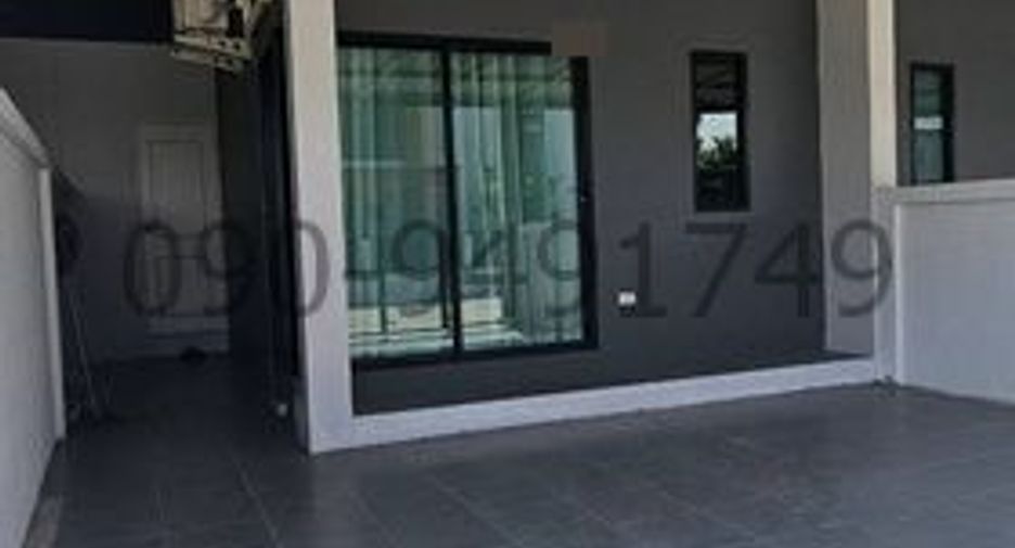 For rent 2 bedrooms townhouse in Phan Thong, Chonburi