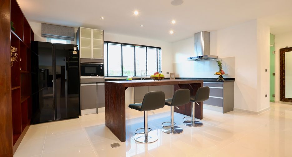 For sale 4 bed house in Bang Lamung, Chonburi
